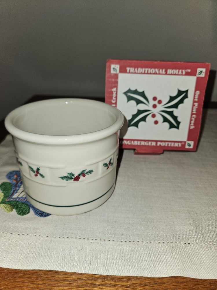 RETIRED LONGABERGER POTTERY: TRADITIONAL HOLLY 1 PINT CROCK
