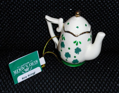 2.5″ KURT ADLER PORCELAIN IRISH Tea Pot Teapot Shamrock Dome Top Ireland