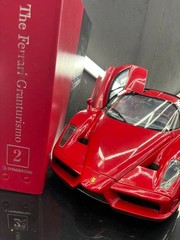 Ferrari Granturismo 1-8 D’Agostini Ferrari Enzo collectible magazine set