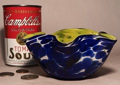 KIWI GREEN seattle studio art glass bowl vtg melissa misoda blue sculpture nut
