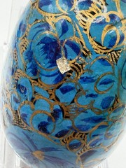BLUE GOLD FLORAL HAND PAINTED DECORATIVE EGG NOVELTY HOME DECOR ART
