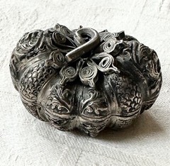 Vintage High Relief 800 Silver Ornate India Gourd Trinket Box
