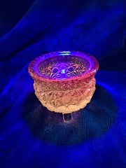 Vtg LE Smith Amberina Cadmium Glow 3″ Footed Daisy & Button Cauldron Dish Bowl