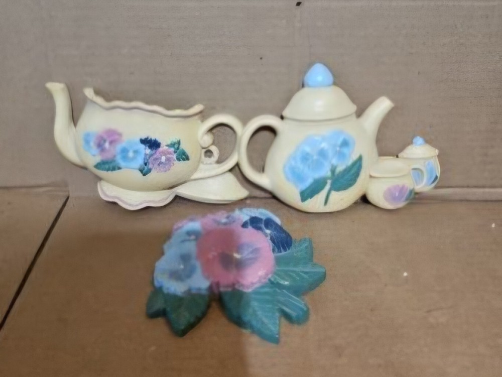 Lot Of 3 Burwood Products Plastic Wall Hangers Tea Pot Flowers Made In USA