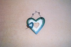 HAND CRAFTED COUNTRY WOOD WALL HANG “3.5” GREEN TRIMMED HEART” ( New Old Stock)