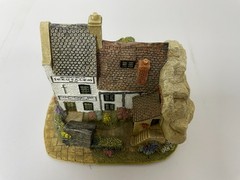 Lilliput Lane “Ye Olde Trip to Jerusalem” – The British Collection (Code L2641)