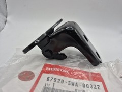 Honda CR-V Mk3 2009- Genuine Right Hand Rear Lower Door Hinge 67920SWA003ZZ