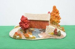 Lilliput Lane Collectibles Covered Memories Mint in original box.