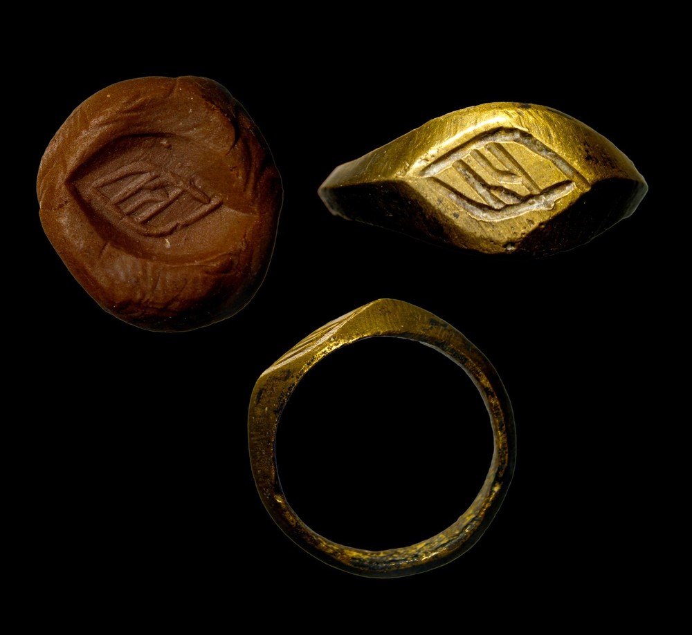 Roman Judaea Bronze Signet Ring Aramaic Script Two Letters Holy Land 300BC–100AD