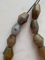 Ancient Agate Beads Islamic 1500 AD – Strand 1 – from Afghanistan 13 Beads