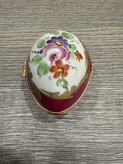 Limoges France White & Gold Floral Bouquet Design Porcelain Egg Trinket Box 3 In