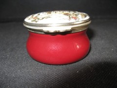 HERITAGE STAFFORD ENAMELS PILL BOX – QUAINT ENGLISH VILLAGE SCENE