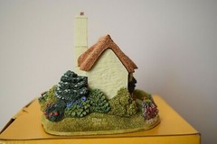 Lilliput Lane Cottages Porlock Down. Mint in original box with deed. Signed.