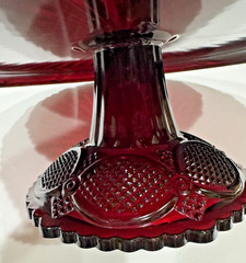 Avon Cape Cod Ruby Red Cake Stand No Damage Shiny Glass 11 In Wide x 3 In Tall