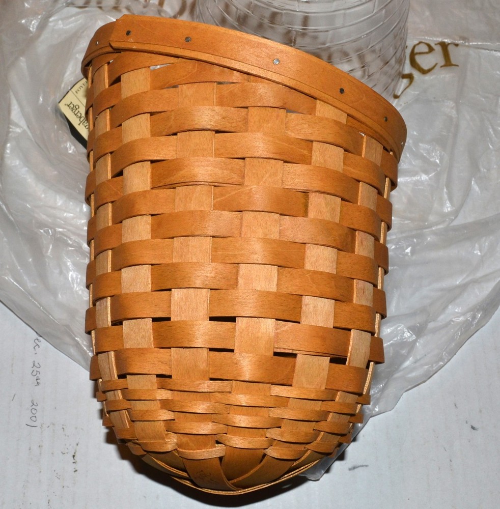 Longaberger Foyer Basket in Light Brown /Protector–signed+2006