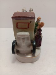 Hand Painted Porcelain Stagecoach W/Passengers Figurine Made In Japan 6.5″L