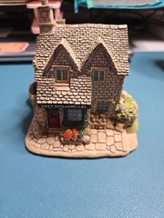 Lilliput Lane Village Shops The Greengrocers Mint in original box