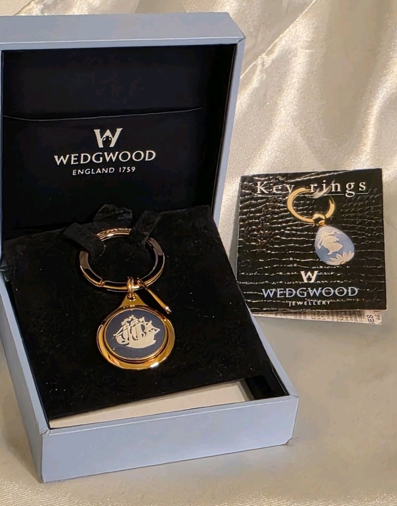 WEDGWOOD BLUE JASPER WARE NAUTICAL BLUE SHIP KEY RING NIB
