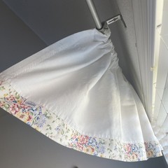 Longaberger Spring Floral Lined Fabric Valance 75”x 18″ and 6 matching cushions