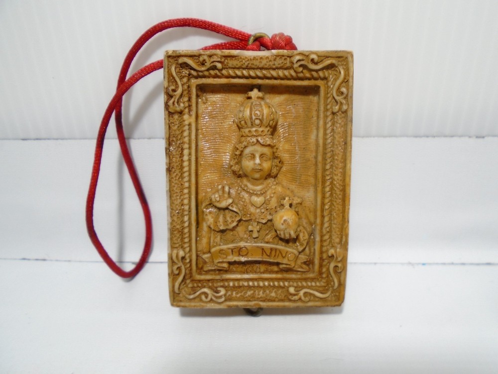 VINTAGE ‘STO NINO’ DRIVERS PPRAYER 2″ X 2.5″ HANGING PLAQUE UNBRANDED (SF441)