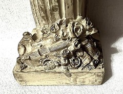 MINIATURE VINTAGE PEDESTAL DISPLAY STAND FOR SMALL KNICK KNACKS 4.5″ X 2.5″