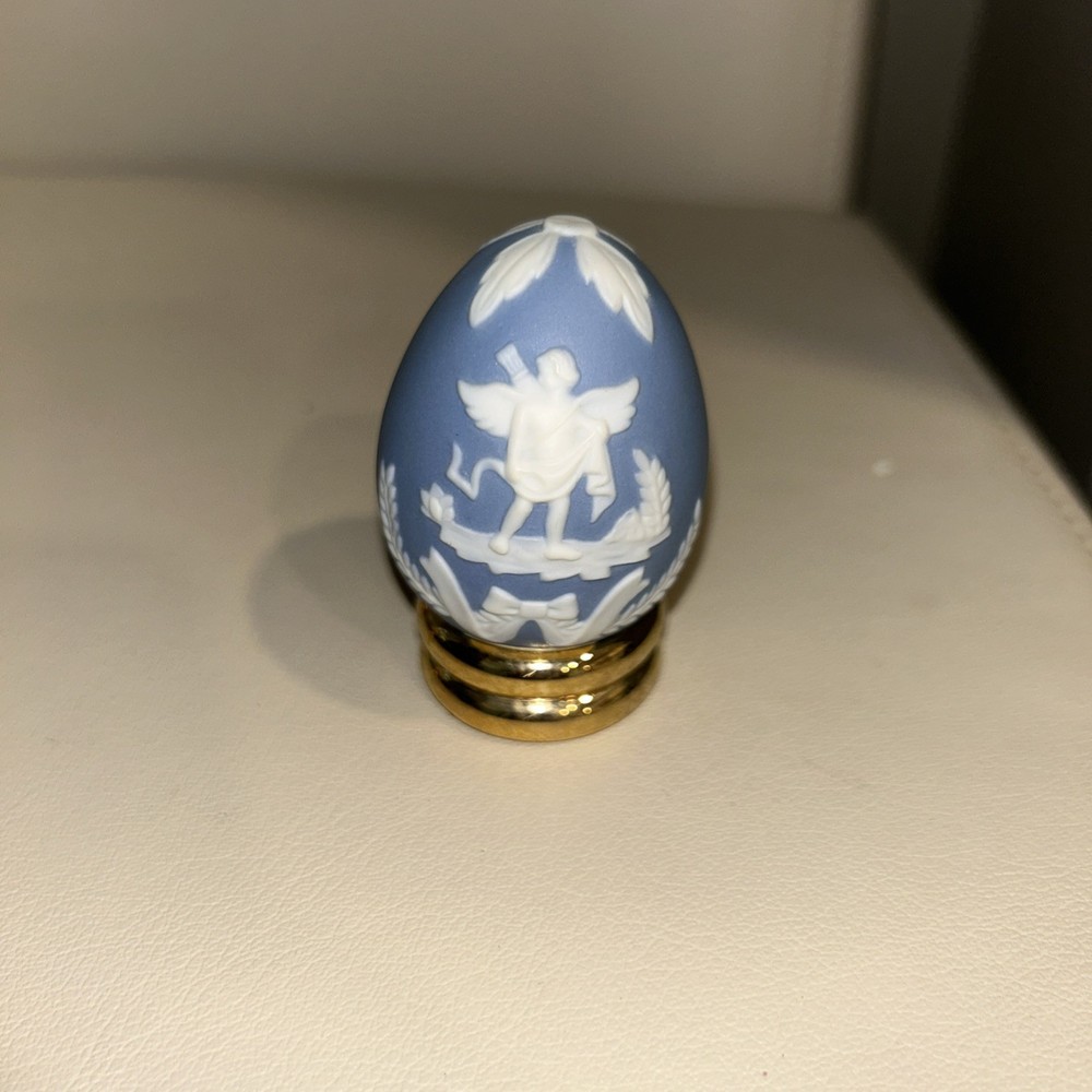FRANKLIN MINT PARIAN STYLE EGG WITH STAND VTG 1988 COLLECTOR’S TREASURY OF EGGS