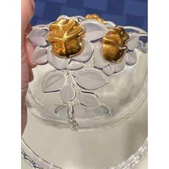 MIKASA GLASS BASKET PLASTIC REMOVABLE HANDLE GOLD ROSES W/FROSTED LEAVES 8″ LONG