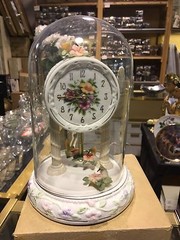 An AVON EXCLUSIVE WEIGHTED TABLETOP HUMMINGBIRD Clock Unused New In Box!!!