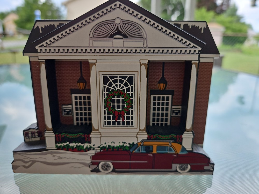 Vintage Sheila’s Houses 2000 Housatonic Bank Stockbridge MA Christmas Village
