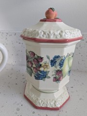 AVON Sweet Country Harvest Creamer & Covered Sugar