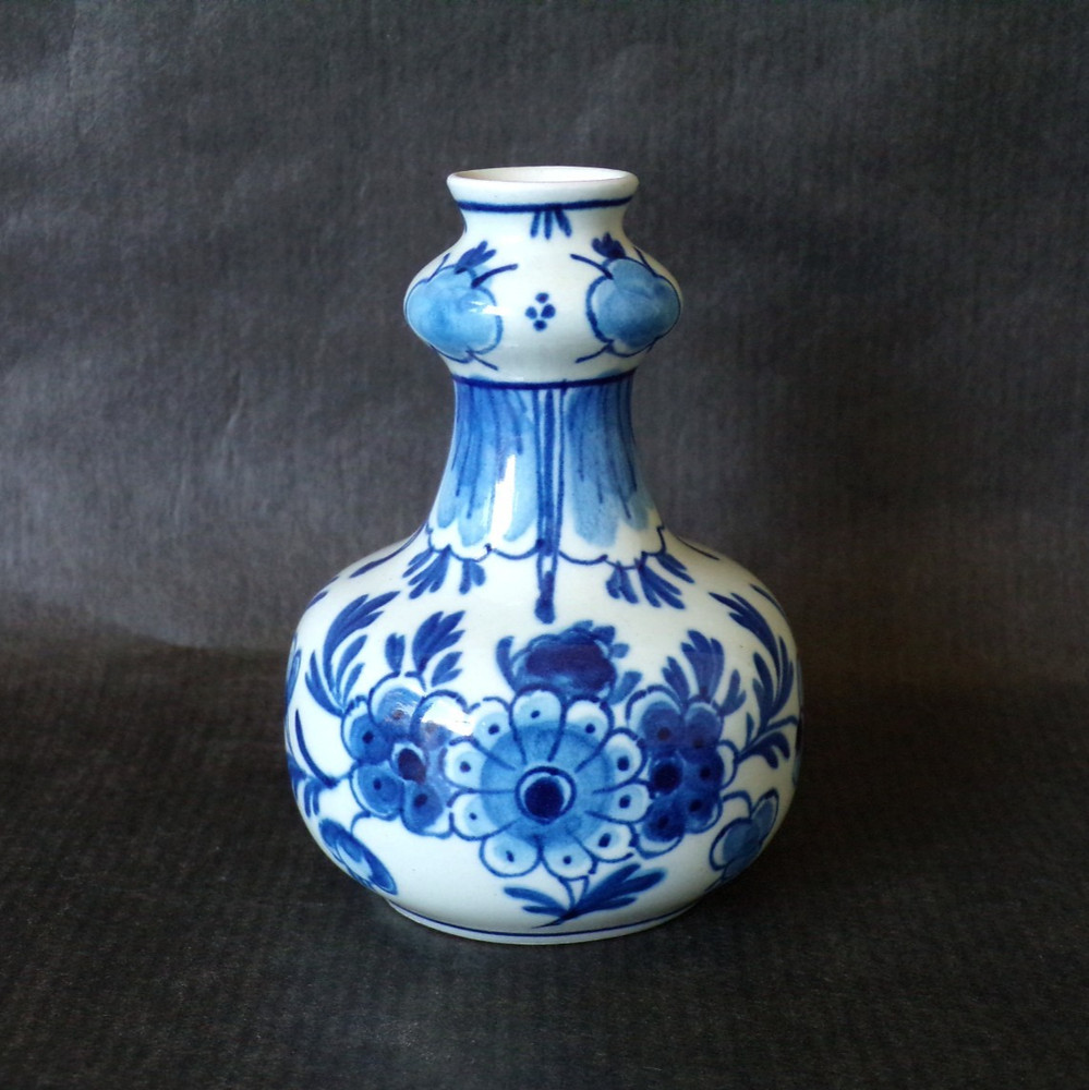 Vintage ROYAL DELFT Bud Vase DE PORCYLENE FLES Floral BLUE WHITE 1968 3 1/4″