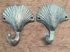 BLUE GREEN SEASHELL BATHROOM KITCHEN HOOKS ocean clam sea shell beach cast iron