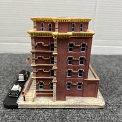 1991 Danbury Mint Classic American Police Stations – 19th Precinct New York