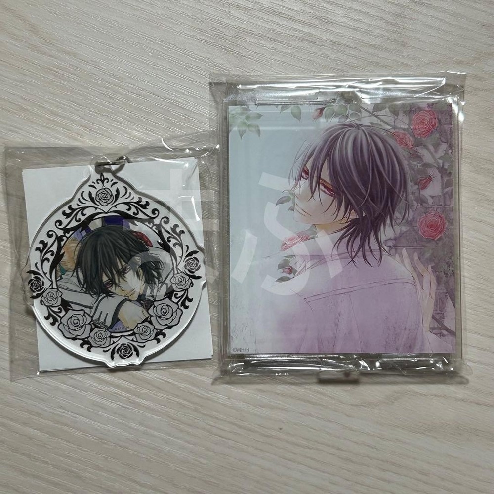 Vampire Knight Kuran Tsubasa Acrylic Charm with Stand Duo Set