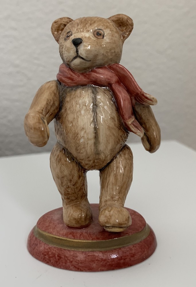 HALCYON DAYS Teddy Bear of the Year 1994 – with scarf