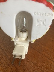 MARY ENGELBREIT 2000 Bowl of Cherries classic yellow Nightlight w On Off Switch