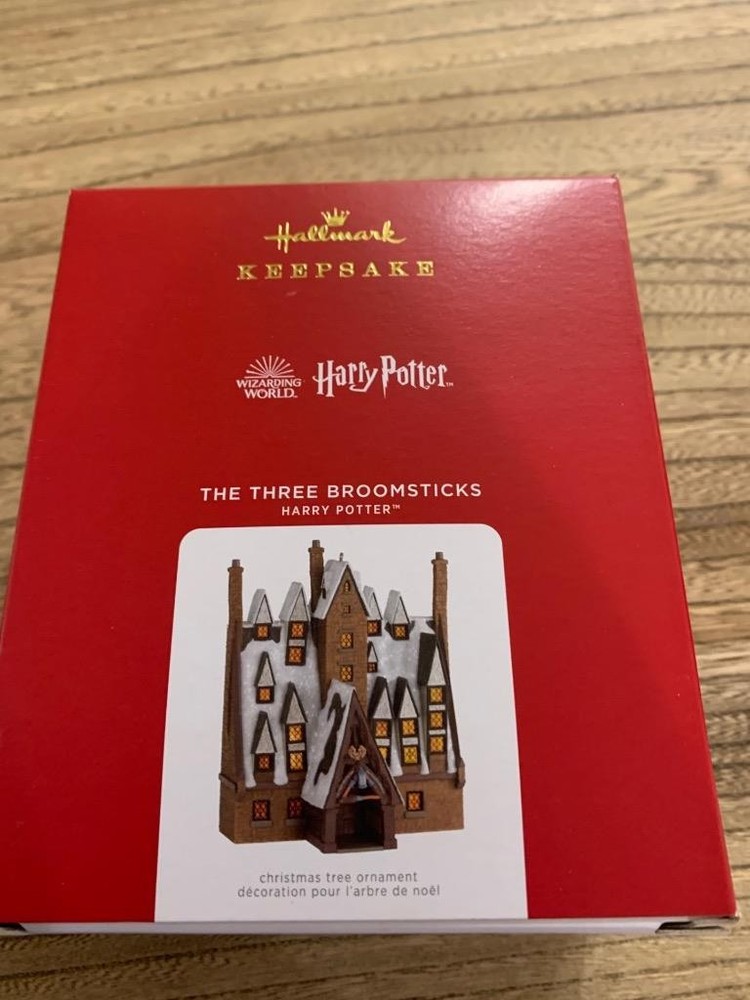 Hallmark Keepsake Ornament 2021 Harry Potter The Three Broomsticks Castle House