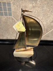 MCM John DeMott 10″ Sail Boat Brass Sculpture, Onyx Base, Signed