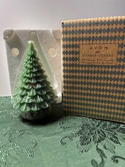 1999 Avon Candle Centre CHRISTMAS TREE Candle New in plastic w/box