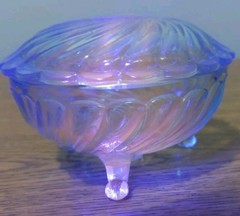 Wilkerson Light Blue UV Reactive Tninket Dish 3-footed NEW 3 In Tall 4 In Wide