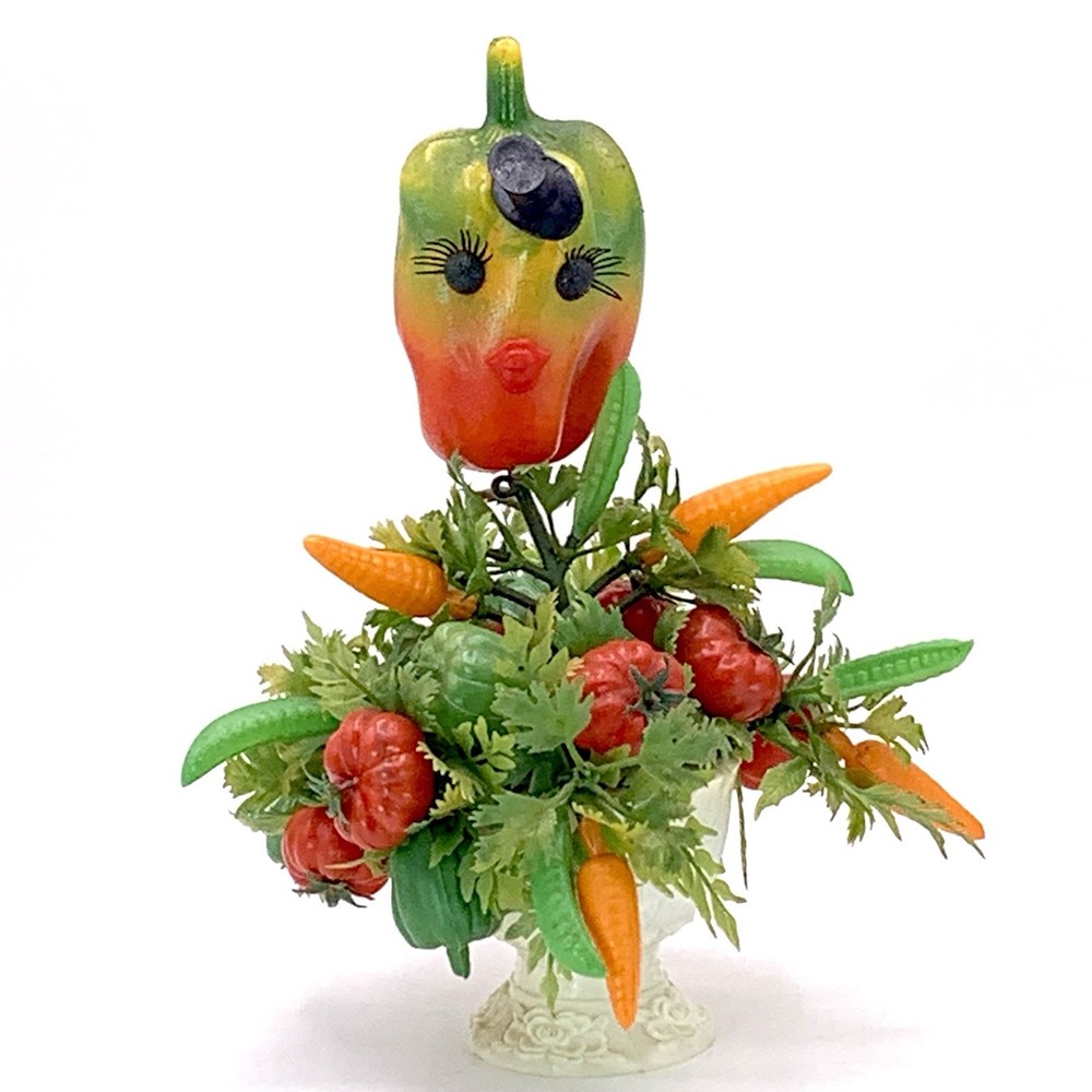 Vtg Anthropomorphic Vegetable Plastic Centerpiece Kitsch Lashes Top Hat * READ