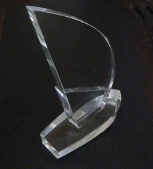 Large 12″ 4 Lb. Vintage Lead Crystal Sailboat Regatta Trophy – Un-Engraved