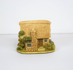 Lilliput Lane Peasants’ Cottage. Mint in its original box with a deed.