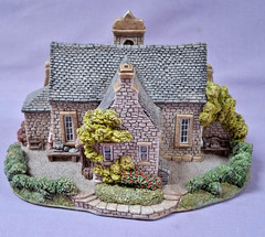 Lilliput Lane Cottage – English Collection North 1991: Village School #R256