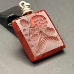 Ancient Near Eastern Agate Stone Intaglio Seal Bead Amulet Depicting Figurines