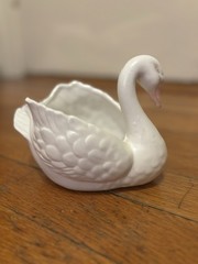 Fitz and Floyd Matte Swan Candy Dish