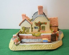 David Winter Lock Keepers Cottage. In original box.
