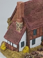 Vintage 1988 Lilliput Lane Crown Inn, Handmade in Cumbria United Kingdom.