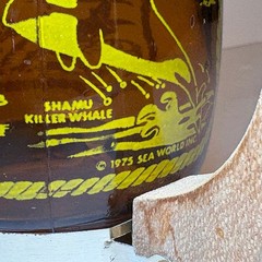 Vintage 1975 Sea World Souvenir Brown Glass Barrel Mug Wood Handle