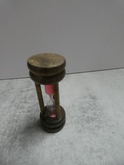 VTG Unbranded Small Wooden Hourglass 3 Minute Timer Pink Sand Desk Decor 4″